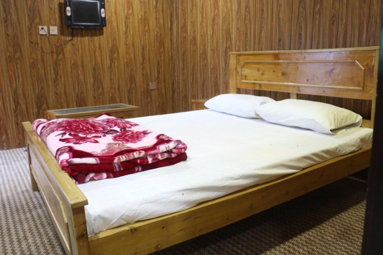 Golden Peak Guest House 길기트 외부 사진