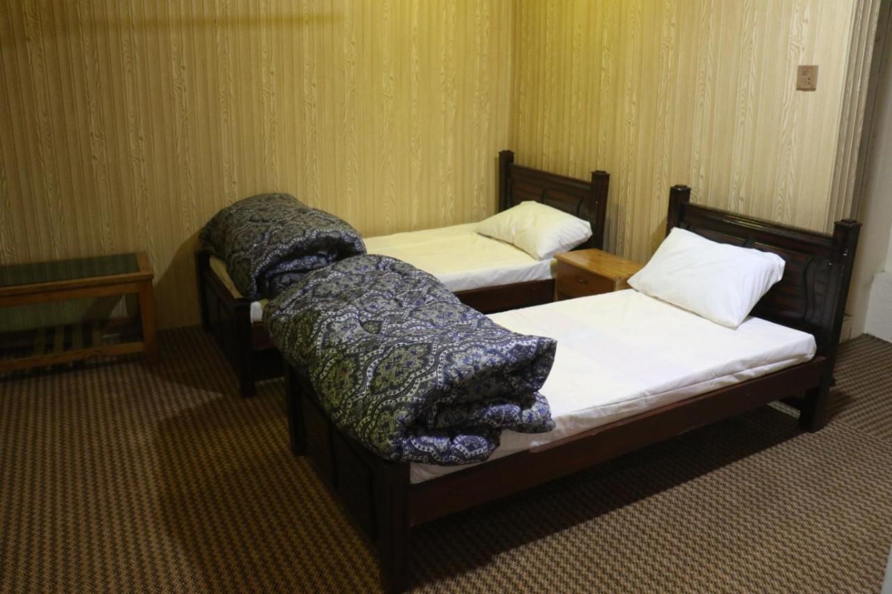 Golden Peak Guest House 길기트 외부 사진